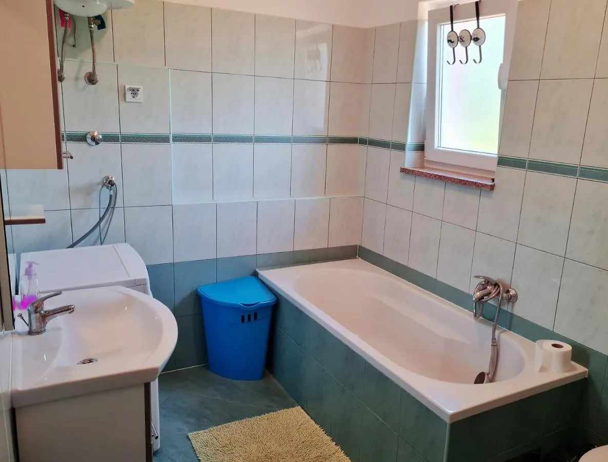 Apartment Nora Near The Beach Pula